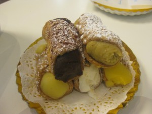 Cannoli or Cannulicchi